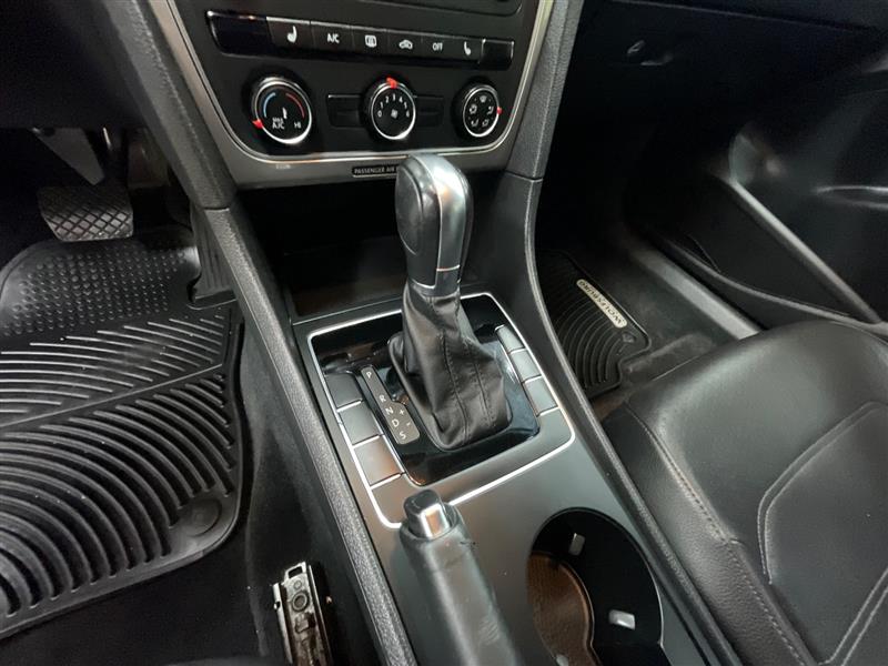 2015 VOLKSWAGEN PASSAT 1.8T