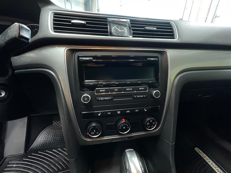 2015 VOLKSWAGEN PASSAT 1.8T