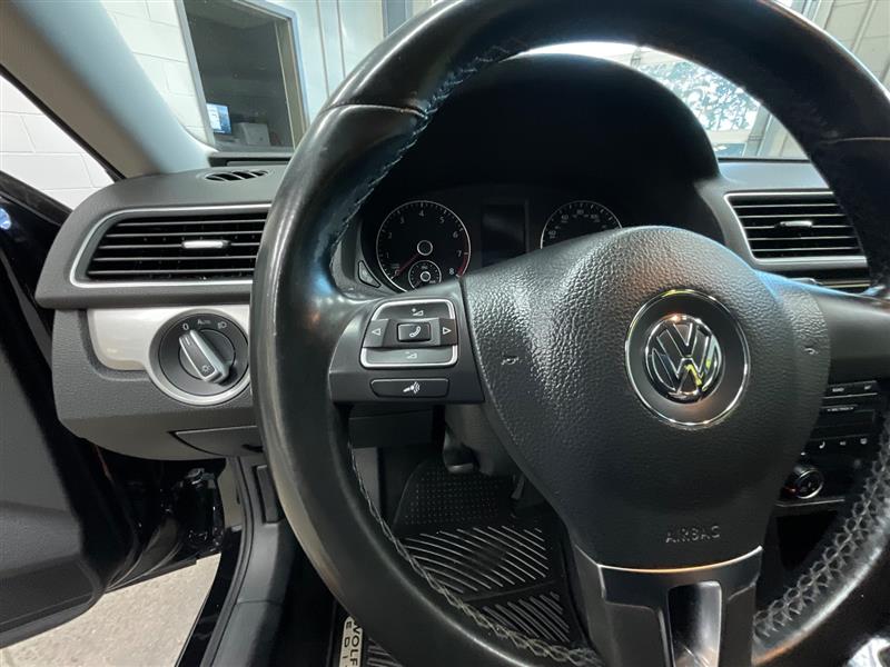 2015 VOLKSWAGEN PASSAT 1.8T