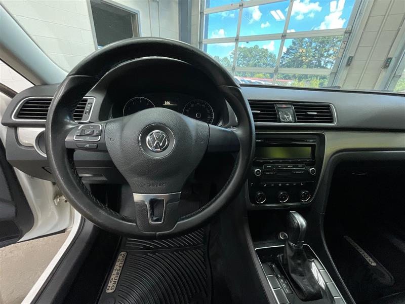 2015 VOLKSWAGEN PASSAT 1.8T