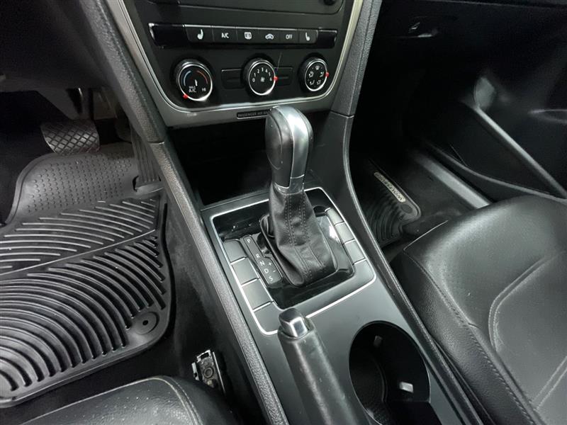 2015 VOLKSWAGEN PASSAT 1.8T