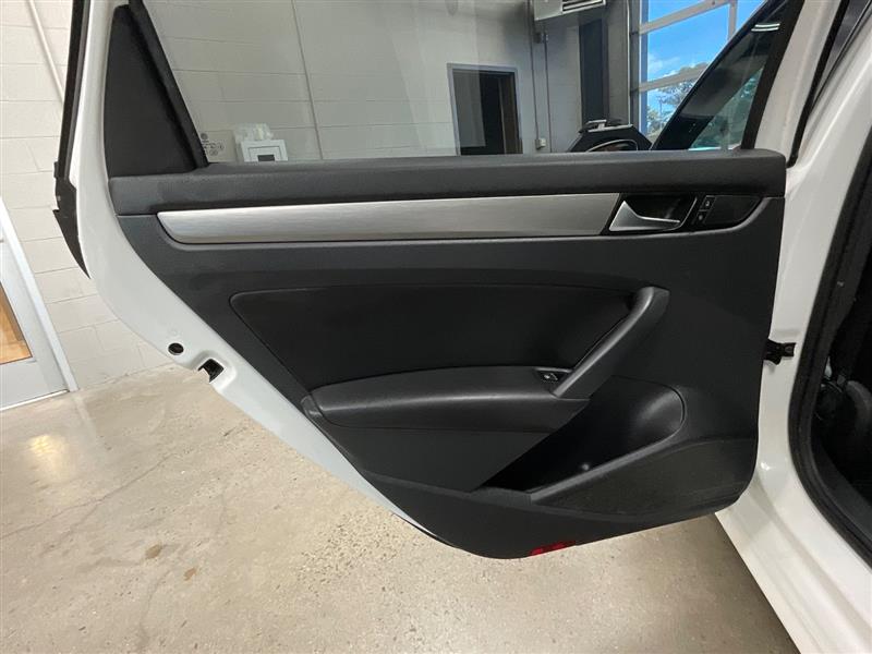 2015 VOLKSWAGEN PASSAT 1.8T