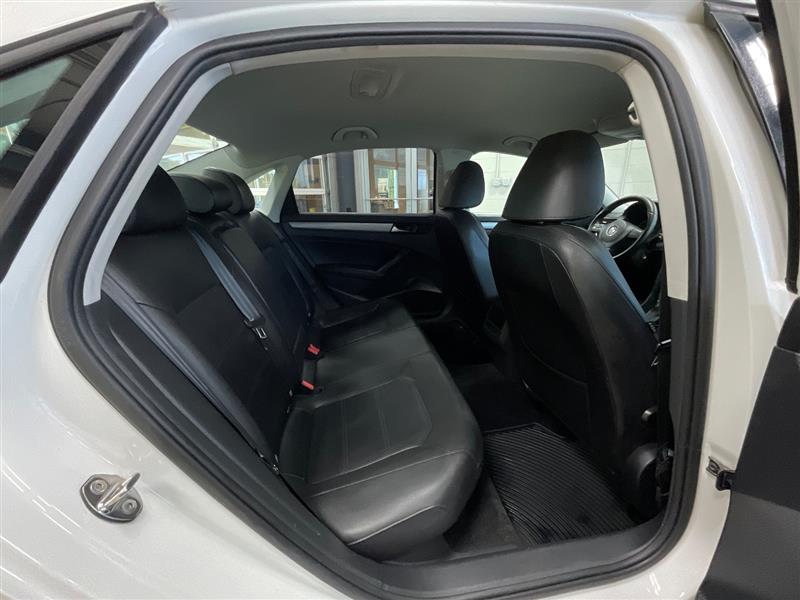 2015 VOLKSWAGEN PASSAT 1.8T