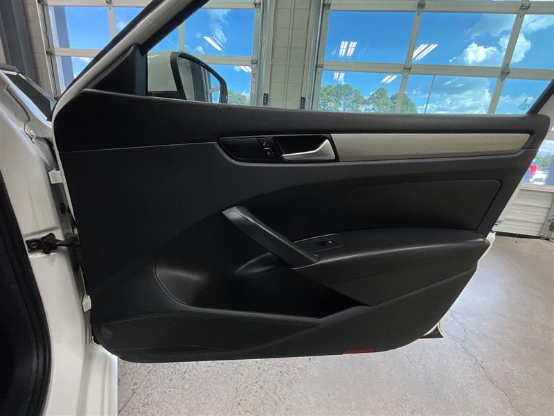 2015 VOLKSWAGEN PASSAT 1.8T