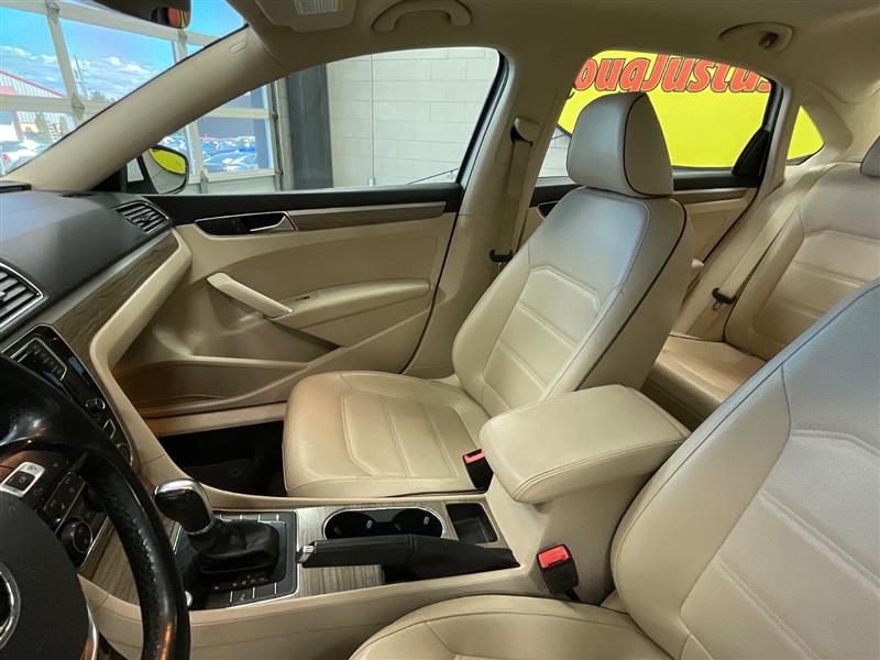 2018 VOLKSWAGEN PASSAT 2.0T SE