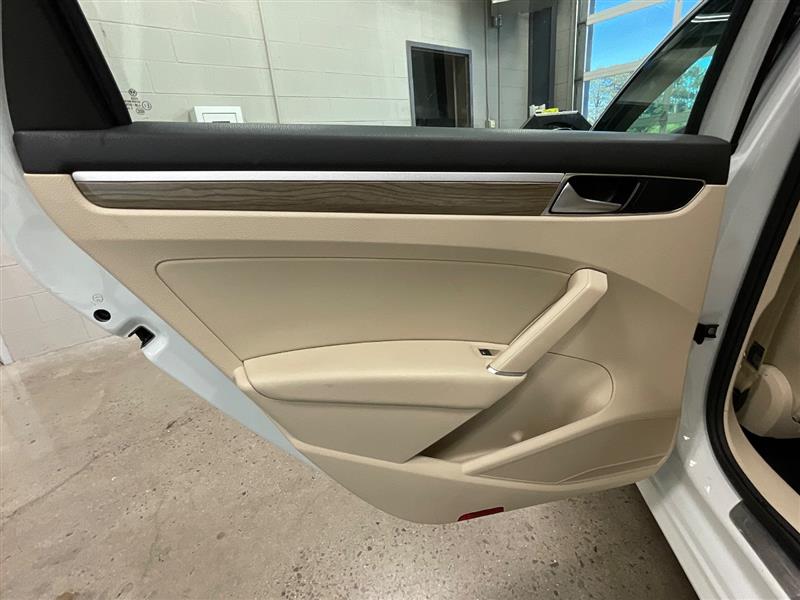 2018 VOLKSWAGEN PASSAT 2.0T SE