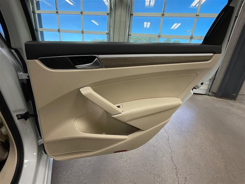 2018 VOLKSWAGEN PASSAT 2.0T SE