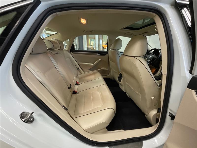 2018 VOLKSWAGEN PASSAT 2.0T SE