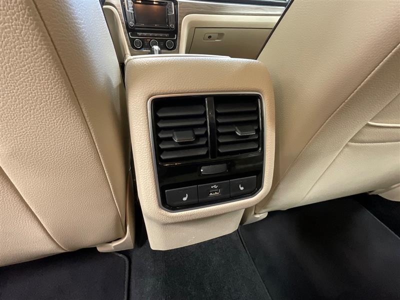 2018 VOLKSWAGEN PASSAT 2.0T SE