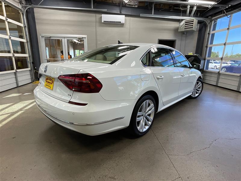 2018 VOLKSWAGEN PASSAT 2.0T SE