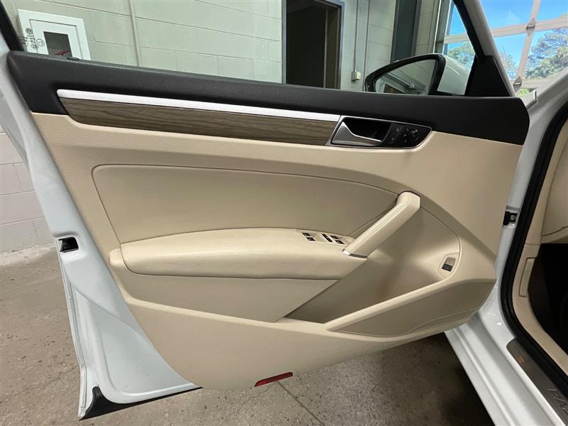 2018 VOLKSWAGEN PASSAT 2.0T SE