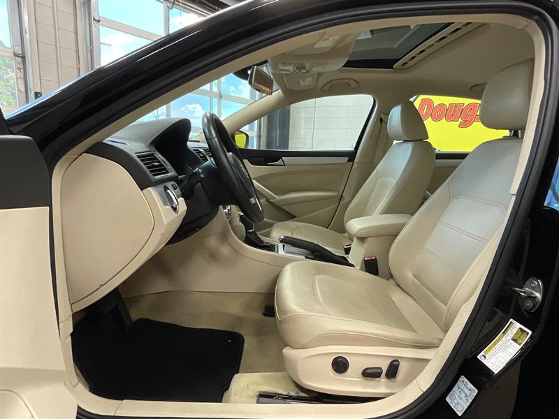 2012 VOLKSWAGEN PASSAT SE