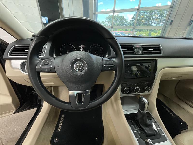 2012 VOLKSWAGEN PASSAT SE
