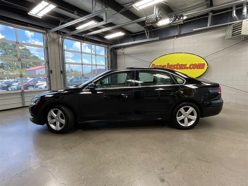 2012 VOLKSWAGEN PASSAT SE