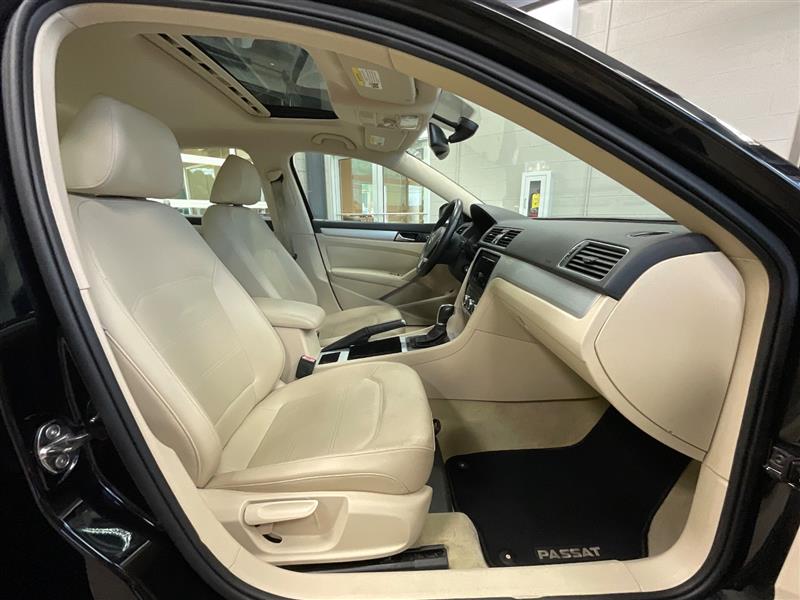 2012 VOLKSWAGEN PASSAT SE