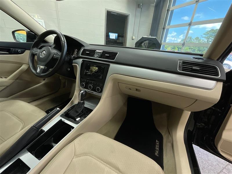 2012 VOLKSWAGEN PASSAT SE