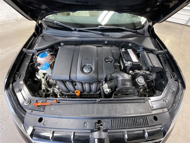 2012 VOLKSWAGEN PASSAT SE