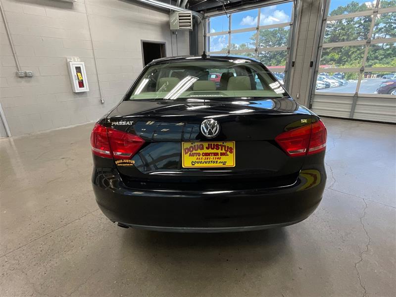 2012 VOLKSWAGEN PASSAT SE