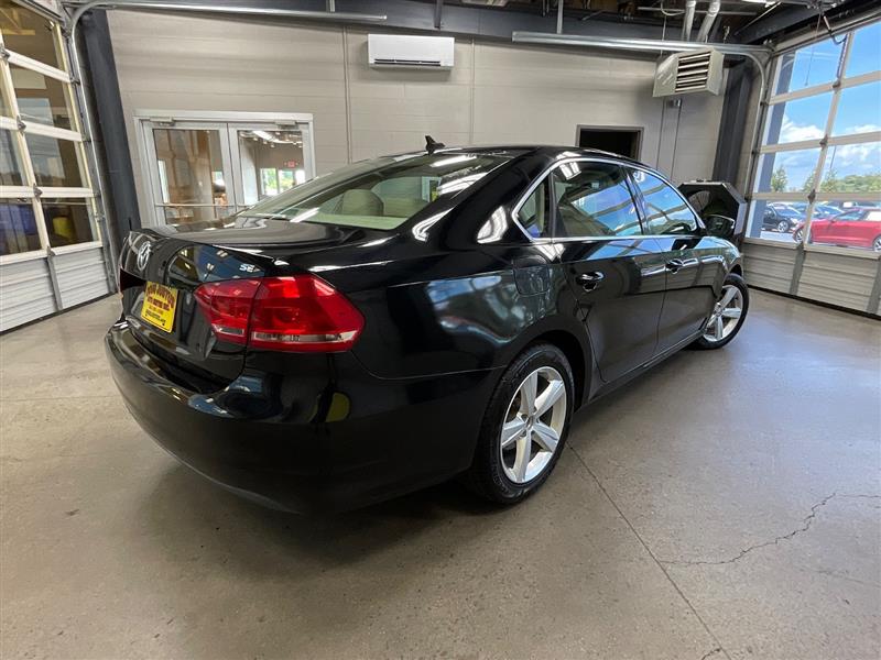 2012 VOLKSWAGEN PASSAT SE