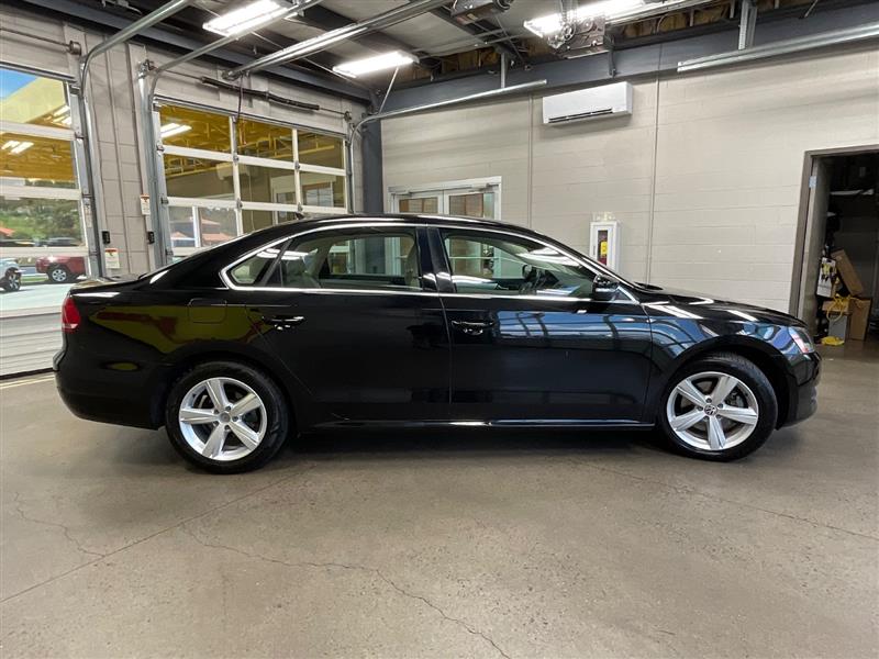 2012 VOLKSWAGEN PASSAT SE