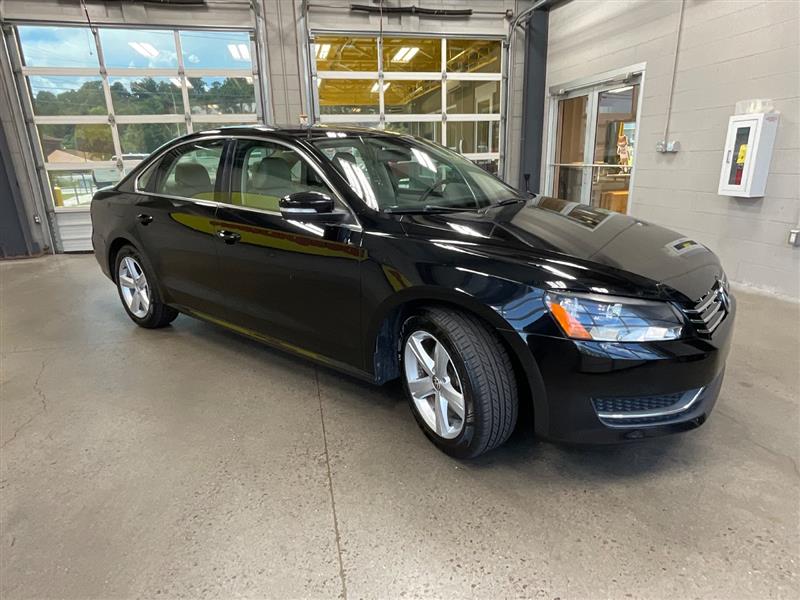 2012 VOLKSWAGEN PASSAT SE