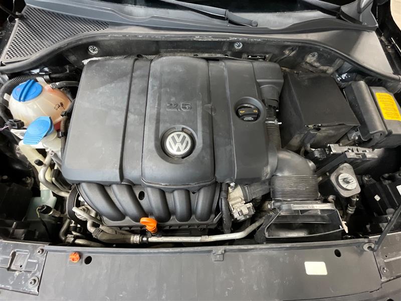 2012 VOLKSWAGEN PASSAT SE