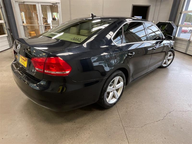 2012 VOLKSWAGEN PASSAT SE