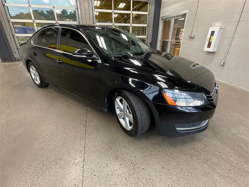 2012 VOLKSWAGEN PASSAT SE