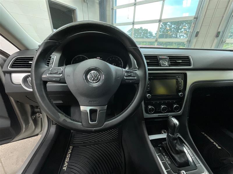 2012 VOLKSWAGEN PASSAT 