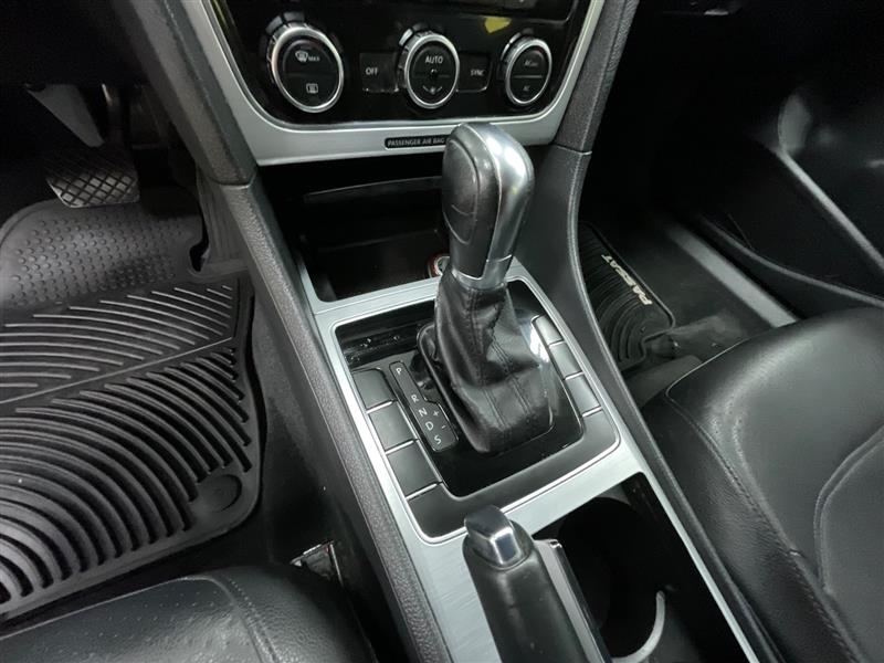 2012 VOLKSWAGEN PASSAT 