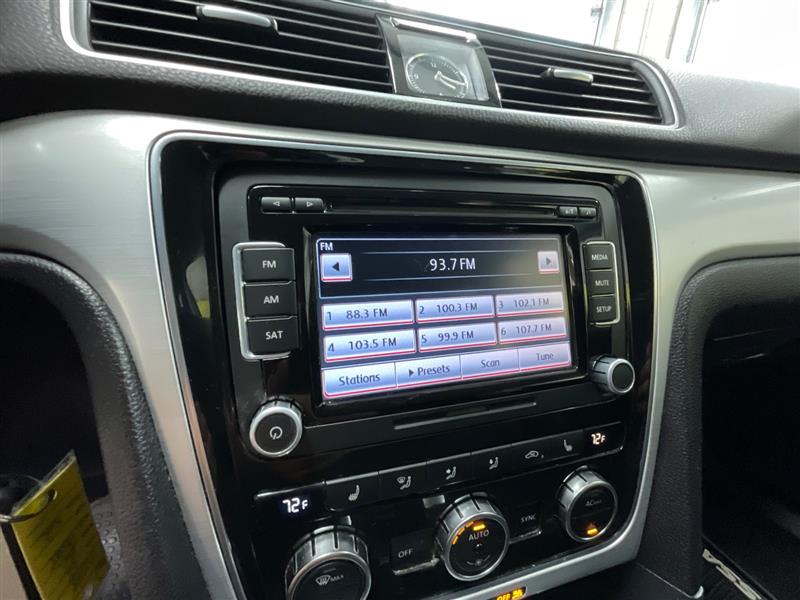 2012 VOLKSWAGEN PASSAT 