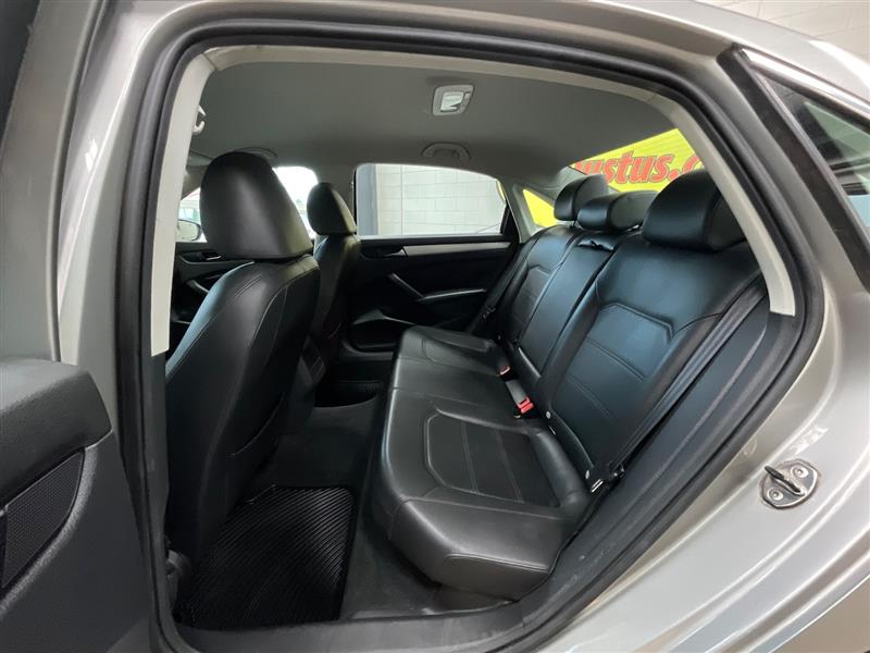 2012 VOLKSWAGEN PASSAT 