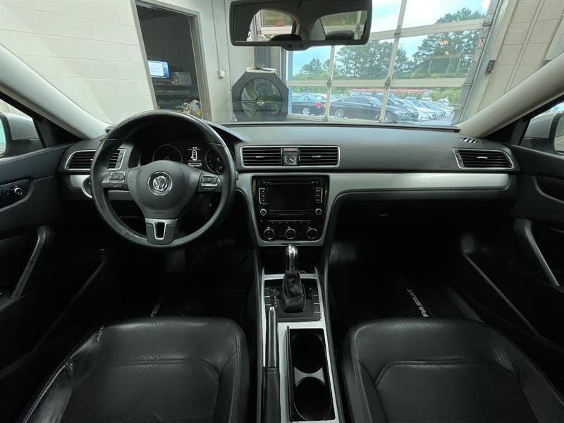 2012 VOLKSWAGEN PASSAT 