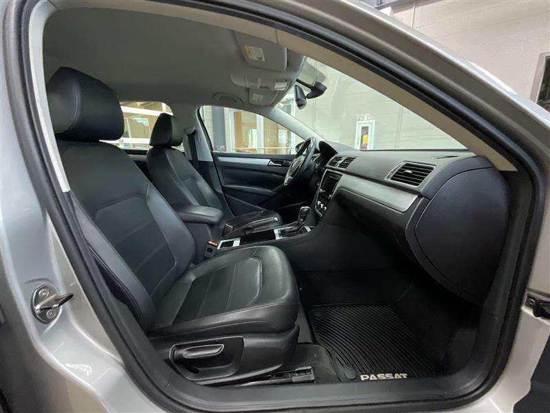 2012 VOLKSWAGEN PASSAT 