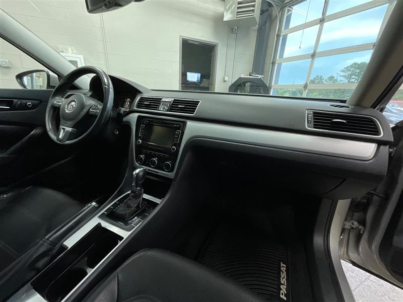 2012 VOLKSWAGEN PASSAT 