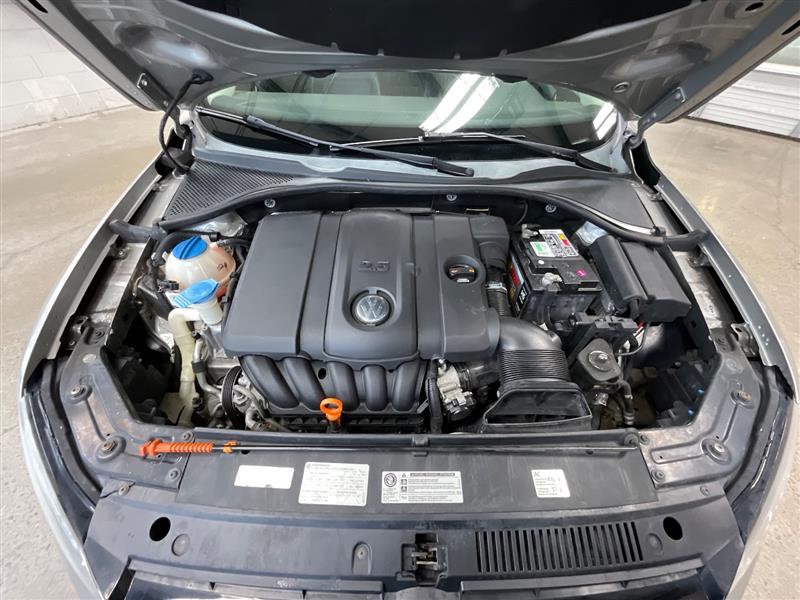2012 VOLKSWAGEN PASSAT 