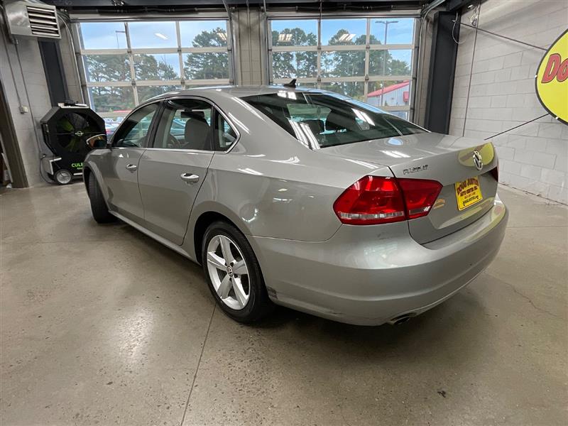 2012 VOLKSWAGEN PASSAT 