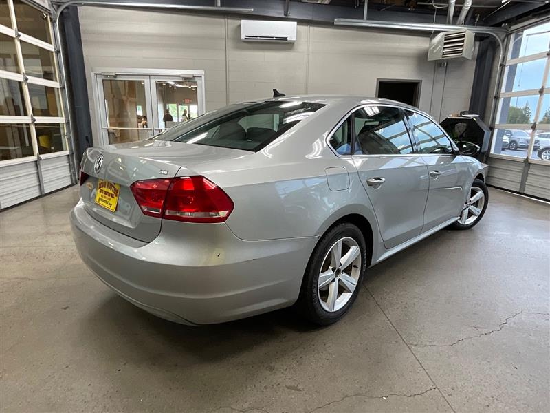 2012 VOLKSWAGEN PASSAT 
