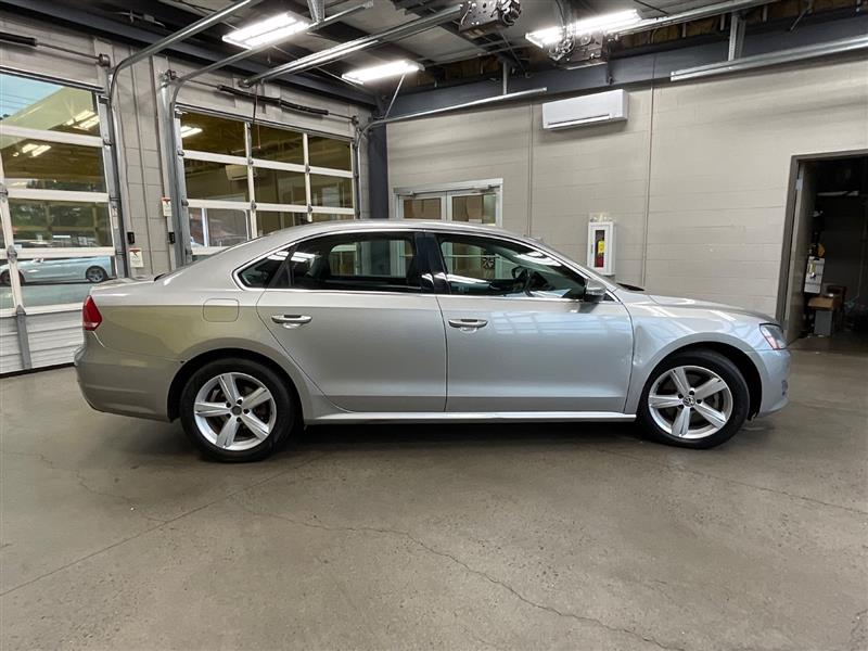 2012 VOLKSWAGEN PASSAT 