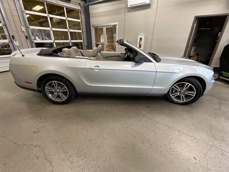 2010 FORD MUSTANG V6