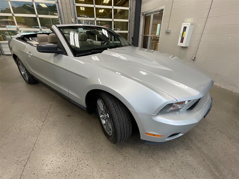 2010 FORD MUSTANG V6