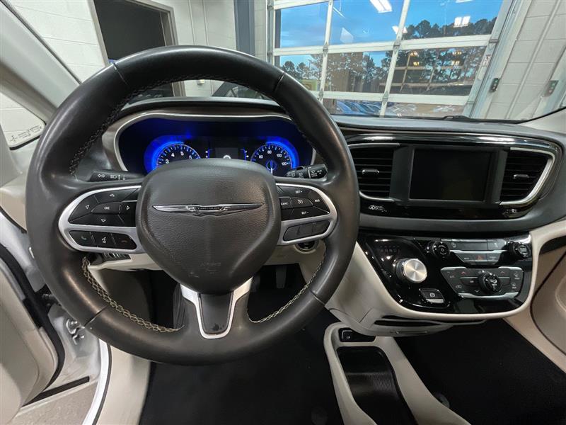 2022 CHRYSLER VOYAGER LX