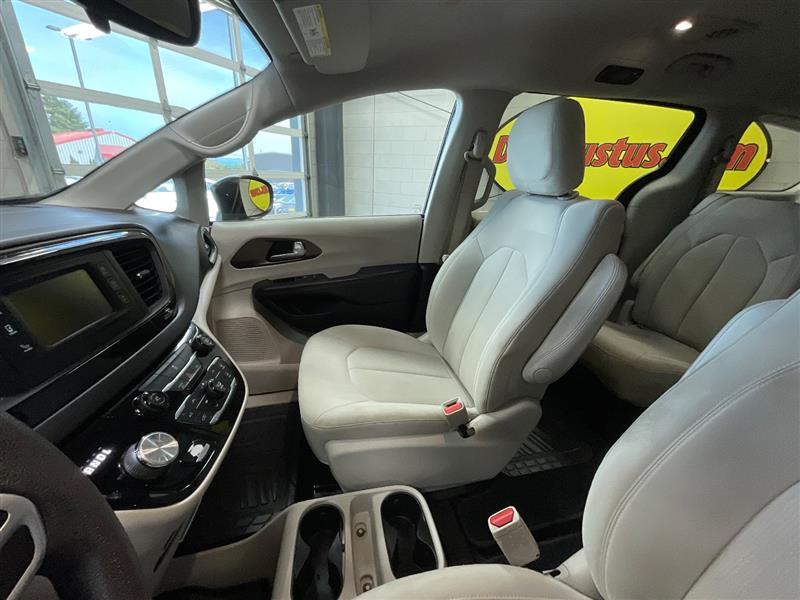 2017 CHRYSLER PACIFICA LX