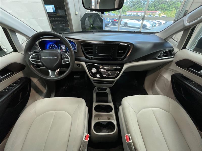 2017 CHRYSLER PACIFICA LX