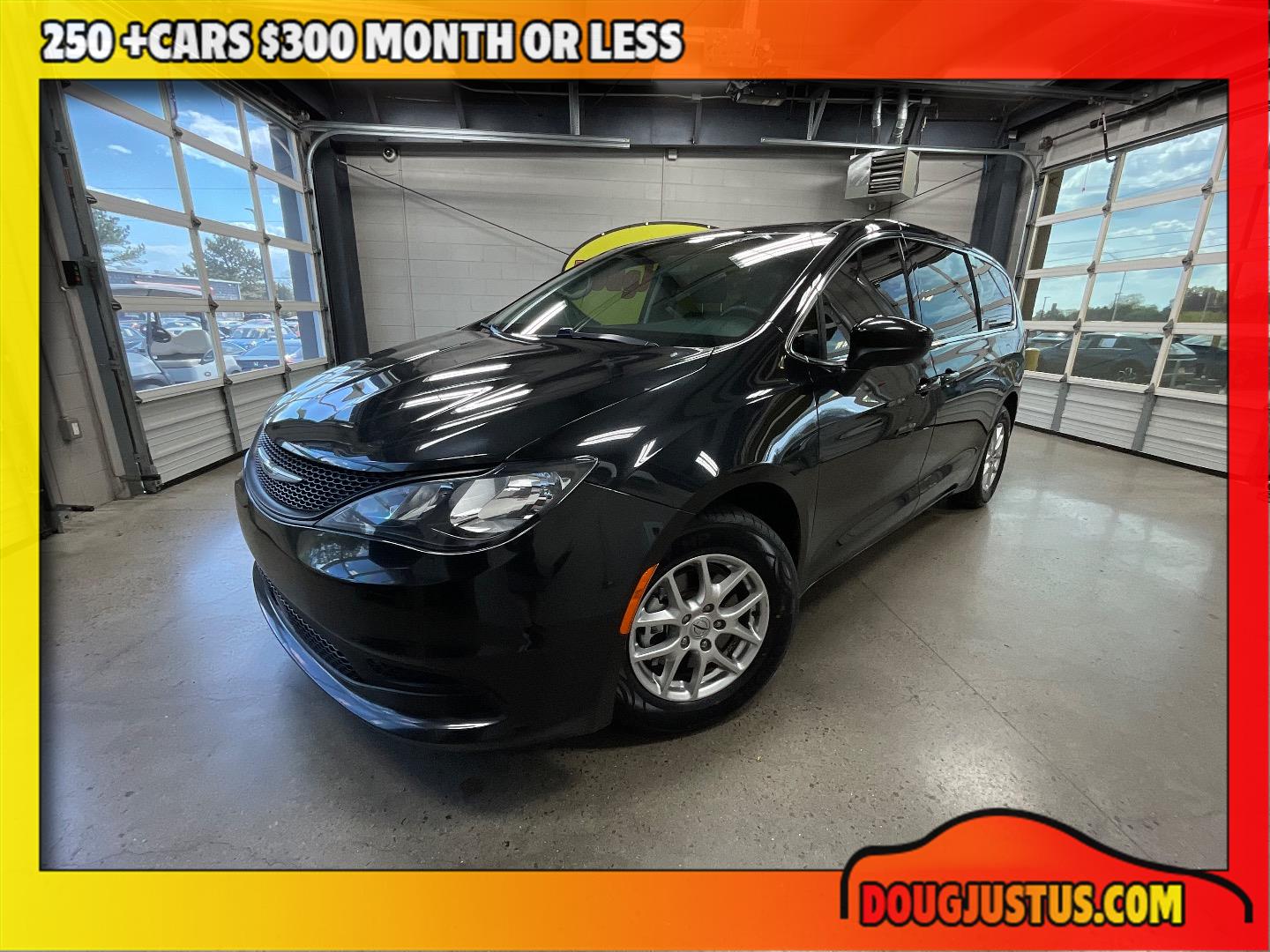 2022 Chrysler Voyager LX's photo