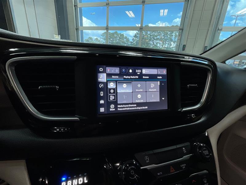 2022 CHRYSLER VOYAGER LX