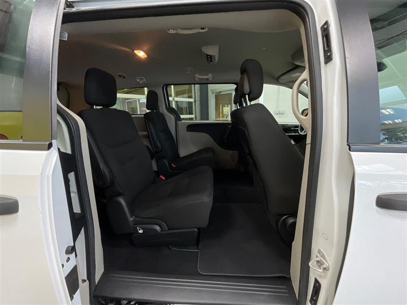 2020 DODGE GRAND CARAVAN SE