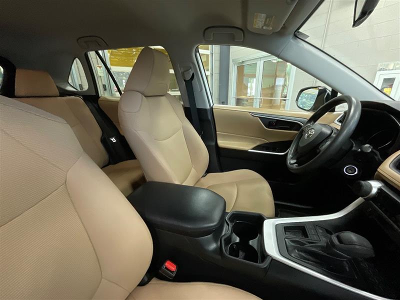 2021 TOYOTA RAV4 LE