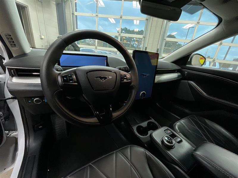 2022 FORD MUSTANG MACH-E Select