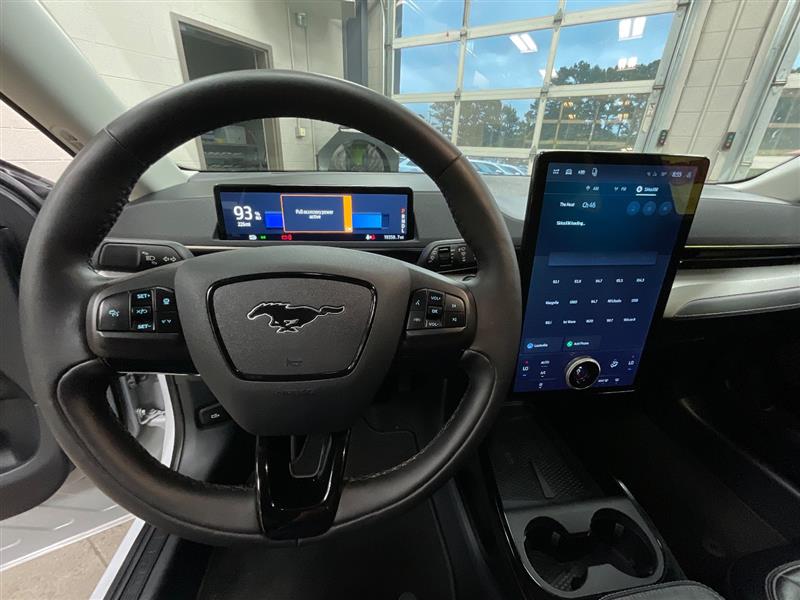 2022 FORD MUSTANG MACH-E Select